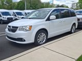 Used 2019 Dodge Grand Caravan SXT image 2