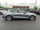 Used 2019 Volvo S60 T6 Momentum w/ Premium Package image 4