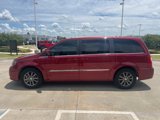 Used 2016 Chrysler Town & Country S image 4