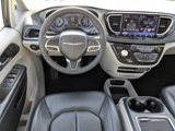Used 2023 Chrysler Pacifica Touring-L image 4