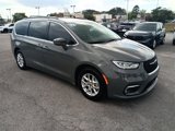 Used 2022 Chrysler Pacifica Touring-L image 6