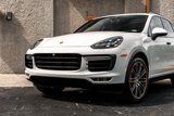 Used 2017 Porsche Cayenne Turbo image 2