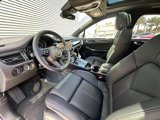 Used 2025 Porsche Macan image 4