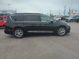 Certified 2023 Chrysler Pacifica Limited image 6
