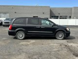 Used 2014 Chrysler Town & Country Touring-L w/ Driver Convenience Group image 2