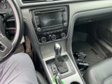 Used 2014 Volkswagen Passat TDI SE image 3