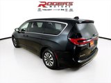 Certified 2022 Chrysler Pacifica Touring-L image 5