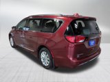 Used 2017 Chrysler Pacifica Touring-L image 5