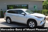 Used 2023 Toyota Highlander L image 2