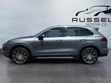 Used 2017 Porsche Cayenne S image 2