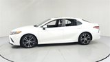 Used 2018 Toyota Camry SE image 2