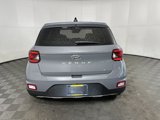 Used 2020 Hyundai Venue SE image 4