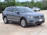 Used 2018 Volkswagen Tiguan SE w/ Panoramic Sunroof Package image 3