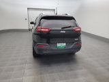 Used 2017 Jeep Cherokee Latitude image 6