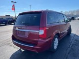 Used 2016 Chrysler Town & Country Touring image 5