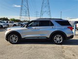 Used 2022 Ford Explorer XLT w/ Equipment Group 202A image 4