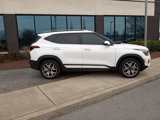 Used 2021 Kia Seltos SX w/ SX Sunroof Package image 2
