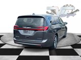 Used 2022 Chrysler Pacifica Limited w/ Uconnect Theater Family Group image 5