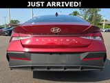 Used 2024 Hyundai Elantra SEL image 4