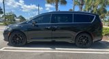 Used 2021 Chrysler Pacifica Touring-L image 3