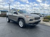 Used 2016 Jeep Cherokee Sport image 3