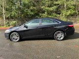 Used 2017 Toyota Camry SE image 3