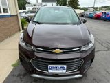 Used 2022 Chevrolet Trax LT w/ LT Convenience Package image 2