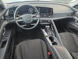 Used 2022 Hyundai Elantra SEL w/ Convenience Package image 2