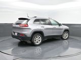 Used 2017 Jeep Cherokee Latitude w/ Cold Weather Group image 2