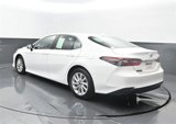 Used 2022 Toyota Camry LE image 3