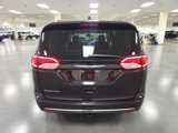 Used 2017 Chrysler Pacifica Touring-L image 6