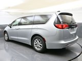 Used 2023 Chrysler Voyager LX image 3