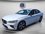 Certified 2025 Volvo S60 B5 Core image 3