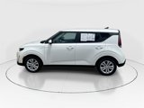 Used 2023 Kia Soul LX image 5