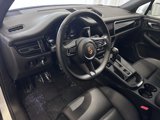 Certified 2022 Porsche Macan image 4