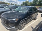 Used 2019 Jeep Cherokee Limited image 2