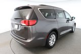 Used 2017 Chrysler Pacifica Touring-L image 4
