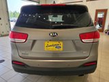 Used 2017 Kia Sorento LX w/ LX Convenience Package image 4