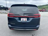 Used 2023 Chrysler Pacifica Touring-L image 4