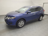 Used 2017 Nissan Rogue SV image 2