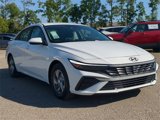Certified 2024 Hyundai Elantra SE image 3