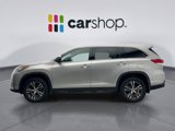 Used 2019 Toyota Highlander LE image 2