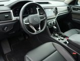 Used 2023 Volkswagen Atlas SE image 2