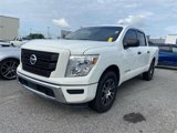 Used 2022 Nissan Titan SV image 3