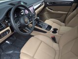 Used 2025 Porsche Macan image 4