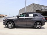 Used 2018 Jeep Compass Latitude w/ Cold Weather Group image 2