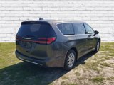 Used 2023 Chrysler Pacifica Touring-L image 2