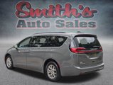 Used 2022 Chrysler Pacifica Touring-L image 4