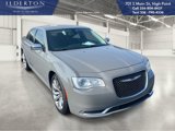 Used 2019 Chrysler 300 Touring w/ Chrome Appearance Package image 3