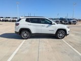 Used 2020 Jeep Compass Latitude image 2